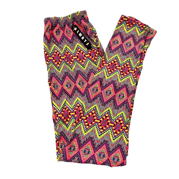 NWT Colorful Geometric Print Leggings One Size - Picture 1 of 6